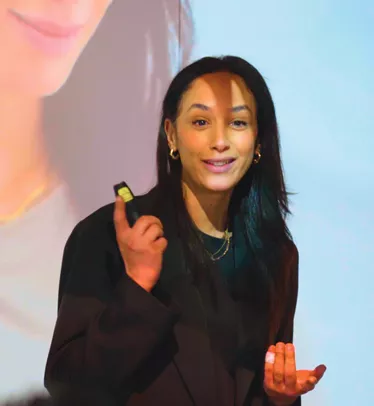 Dounia Maakor Terugblik Themabijeenkomst bij ROBOT Vloerverwarming: Hoe vind én bind ik personeel?